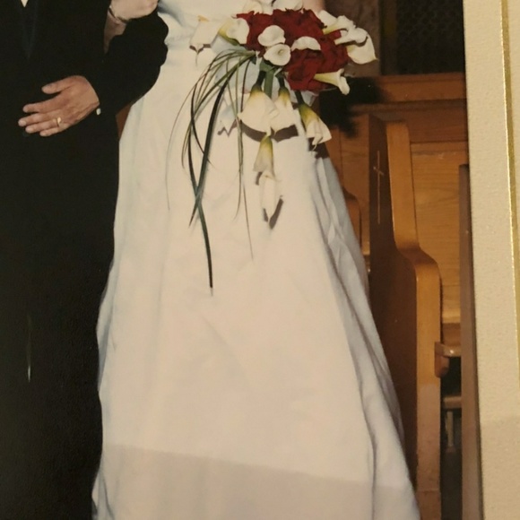 Alvina Valenta satin wedding dress - Picture 2 of 8